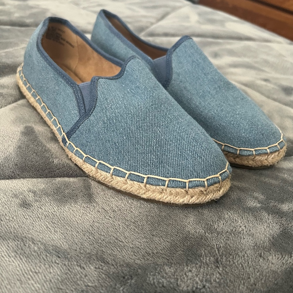 Liz Claiborne Slip Ons